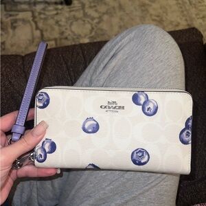 NWT Coach Long Zip Around Wallet In Signature Canvas Blueberry